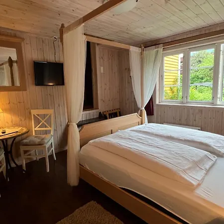 Dalen Bed & Breakfast 4*